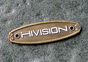 铝合金在金属标牌中的优势与应用解析